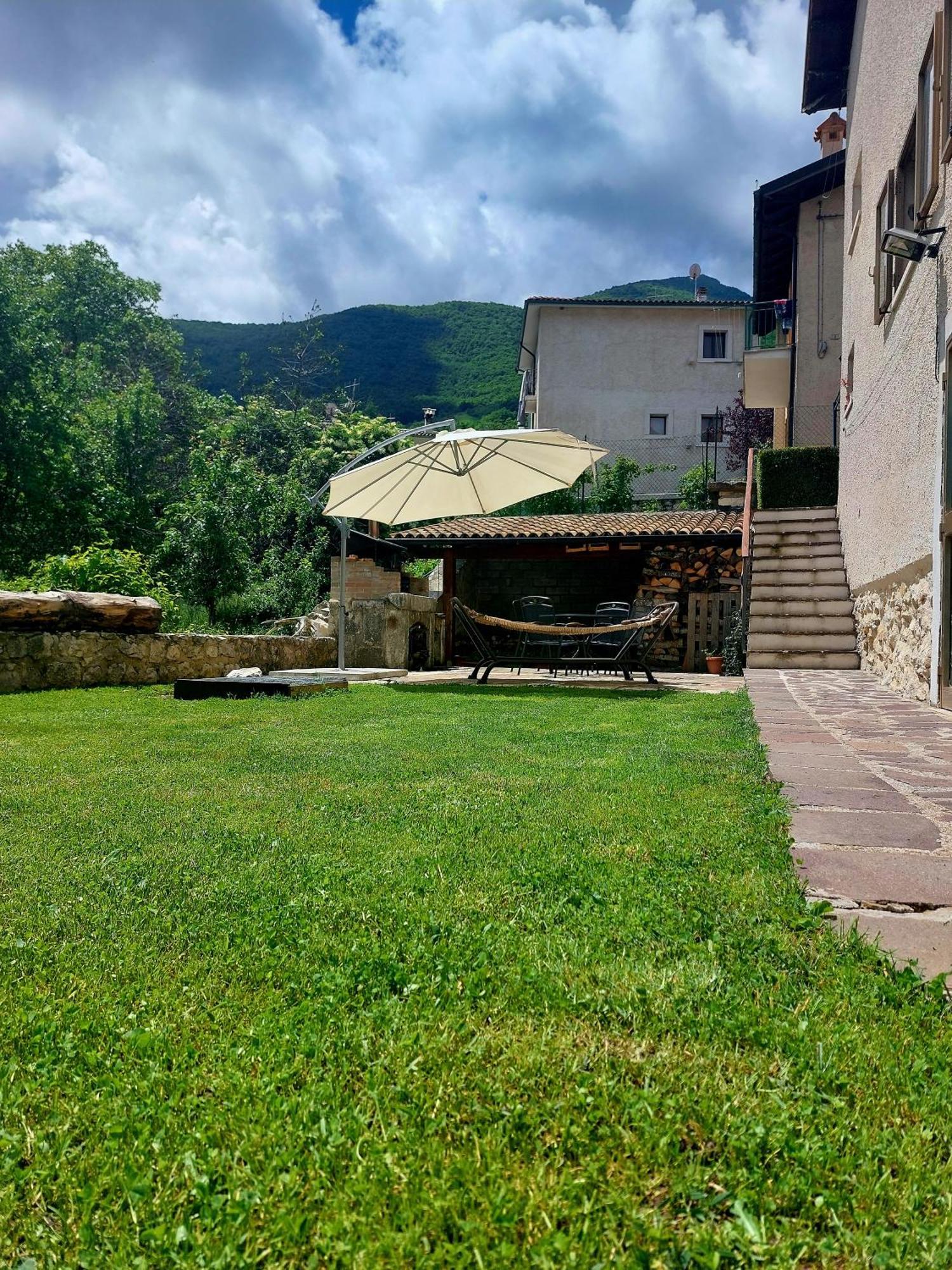 Willa A Due Passi Dai Lupi Civitella Alfedena Zewnętrze zdjęcie